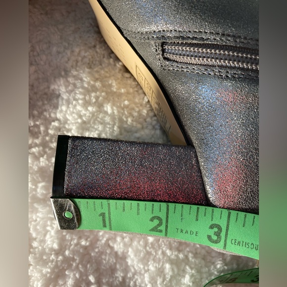 Super cool WHBM Silver leather booties, size 7 - Picture 7 of 12